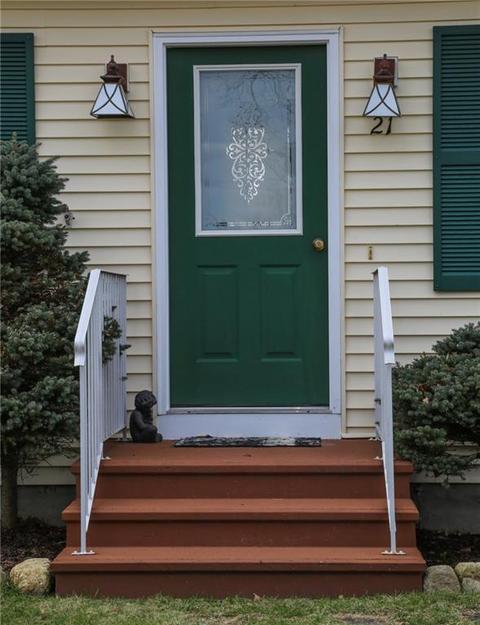 21 Tex Ct, Warwick, RI 02886 photo 3