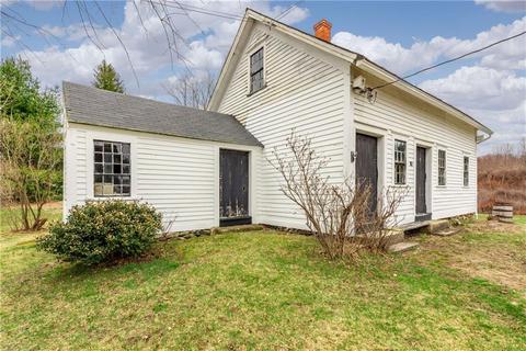 302 Douglas Hook Rd, Glocester, RI 02814 photo 3