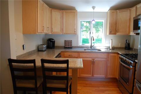 11 Everett Ave, Bristol, RI 02809 photo 5