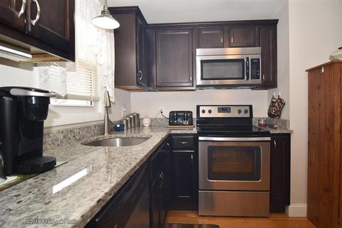 331 Manolla Ave, Warwick, RI 02888 photo 7