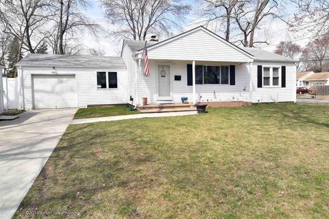331 Manolla Ave, Warwick, RI 02888 photo 1