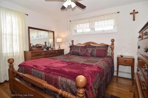 331 Manolla Ave, Warwick, RI 02888 photo 10