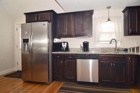 331 Manolla Ave, Warwick, RI 02888 photo 8