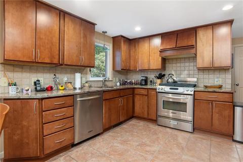 70 Timberline Rd, Warwick, RI 02886 photo 8