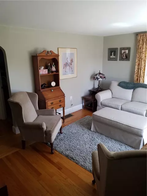 69 Merle St, Warwick, RI 02889 photo 9