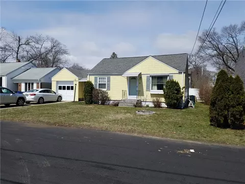 69 Merle St, Warwick, RI 02889 photo 2