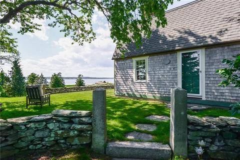 463 Seapowet Ave Tiverton Ri 02878 40 Photos Mls 1220321