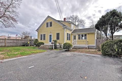 393 Maple St, Warwick, RI 02888 photo 2