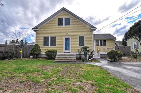 393 Maple St, Warwick, RI 02888 photo 3