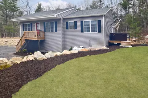 860 Maple Valley Rd, Coventry, RI 02827 photo 1