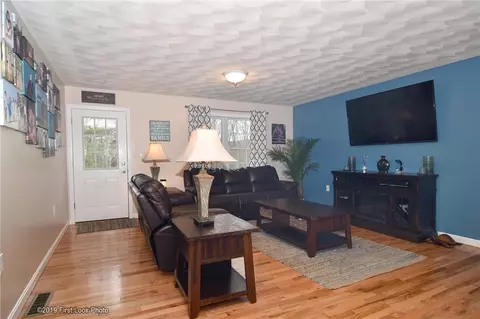 860 Maple Valley Rd, Coventry, RI 02827 photo 12