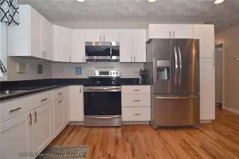 860 Maple Valley Rd, Coventry, RI 02827 photo 2
