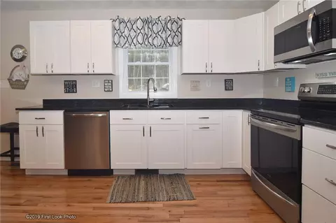 860 Maple Valley Rd, Coventry, RI 02827 photo 4