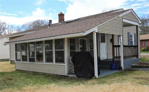 49 Flora Ave, Woonsocket, RI 02895 photo 5
