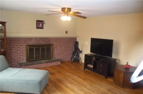 96 Edmond Dr, Warwick, RI 02886 photo 4