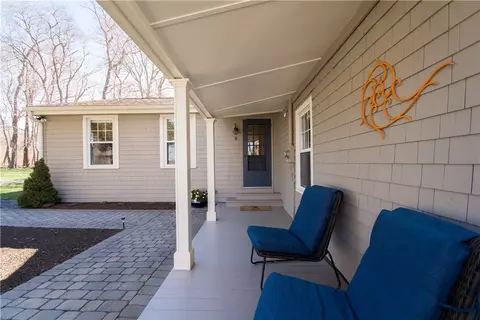8 Summit Dr, Warren, RI 02885 photo 1