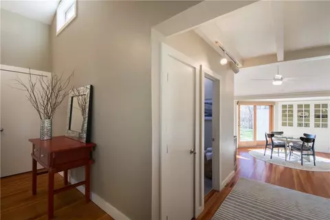 8 Summit Dr, Warren, RI 02885 photo 5