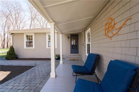 8 Summit Dr, Warren, RI 02885 photo 1
