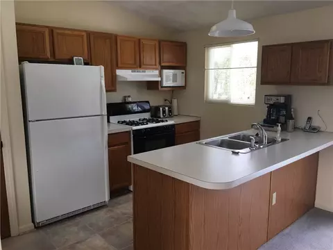 39 Winman Ct, Warwick, RI 02886 photo 5