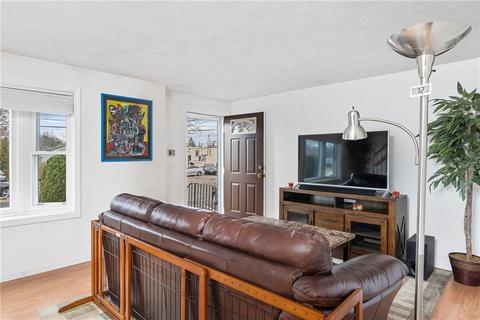18 Fourth Ave, Warwick, RI 02888 photo 4