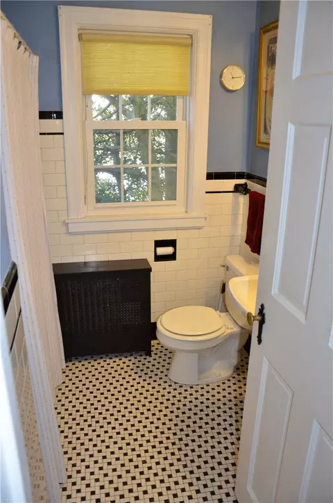 358 Long St, Warwick, RI 02886 photo 12