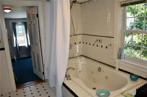 358 Long St, Warwick, RI 02886 photo 20