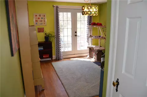 358 Long St, Warwick, RI 02886 photo 10