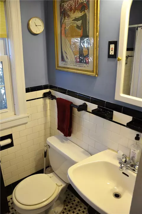 358 Long St, Warwick, RI 02886 photo 13