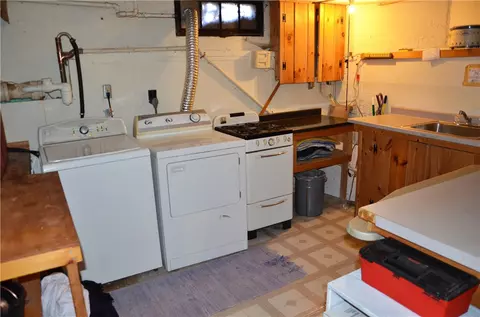 358 Long St, Warwick, RI 02886 photo 25