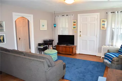 358 Long St, Warwick, RI 02886 photo 4