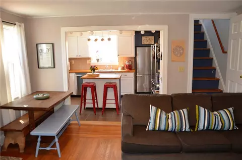 358 Long St, Warwick, RI 02886 photo 7