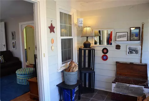 358 Long St, Warwick, RI 02886 photo 3