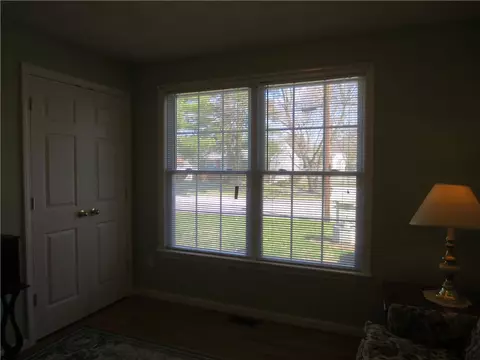18 Macarthur Rd, Woonsocket, RI 02895 photo 15