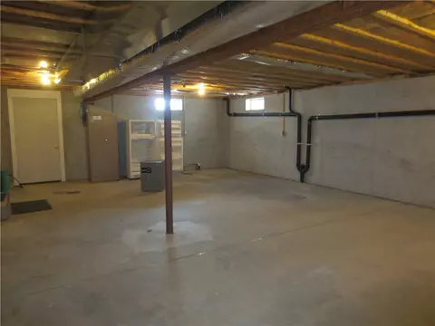 18 Macarthur Rd, Woonsocket, RI 02895 photo 27