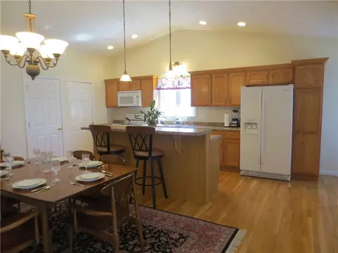 18 Macarthur Rd, Woonsocket, RI 02895 photo 12