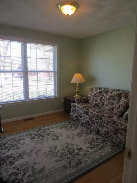 18 Macarthur Rd, Woonsocket, RI 02895 photo 16