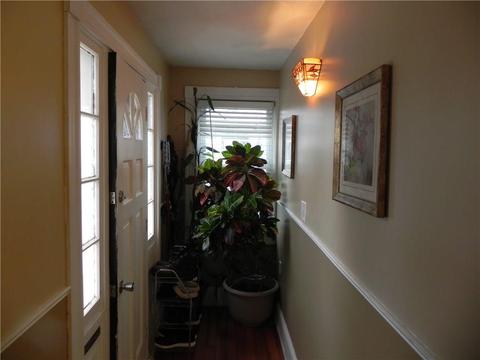 20 Fuller St, Warwick, RI 02889 photo 3