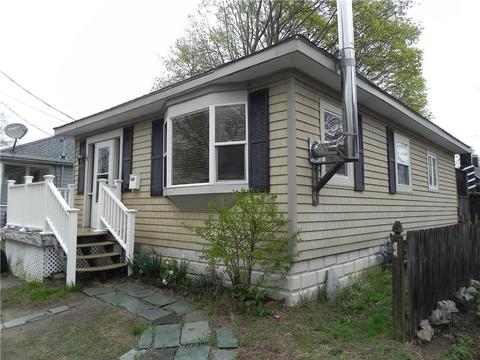 20 Fuller St, Warwick, RI 02889 photo 2