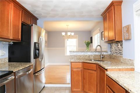 65 Ridgeway Ave, Warwick, RI 02889 photo 5