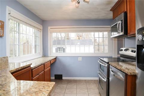 65 Ridgeway Ave, Warwick, RI 02889 photo 8