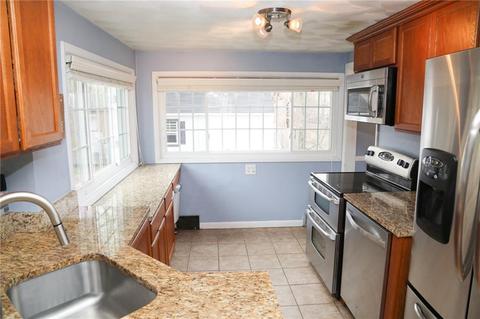 65 Ridgeway Ave, Warwick, RI 02889 photo 7