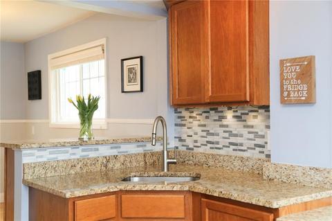65 Ridgeway Ave, Warwick, RI 02889 photo 6