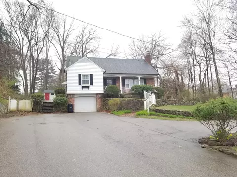 3 Arrow Dr, Westerly, RI 02891 photo 1