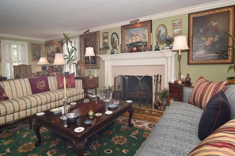 445 Red Chimney Dr, Warwick, RI 02886 photo 8