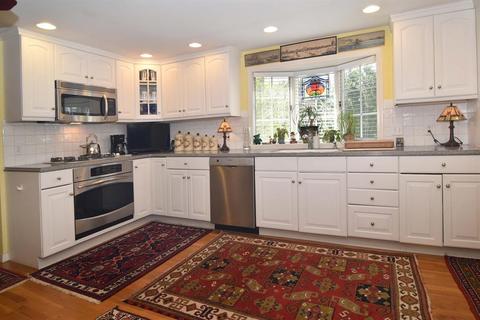 445 Red Chimney Dr, Warwick, RI 02886 photo 2