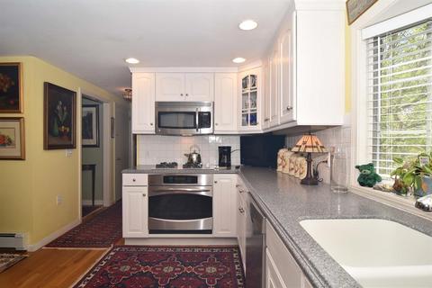 445 Red Chimney Dr, Warwick, RI 02886 photo 5