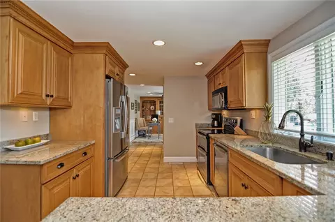 79 Timberline Rd, Warwick, RI 02886 photo 12