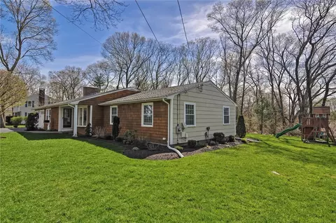 79 Timberline Rd, Warwick, RI 02886 photo 3