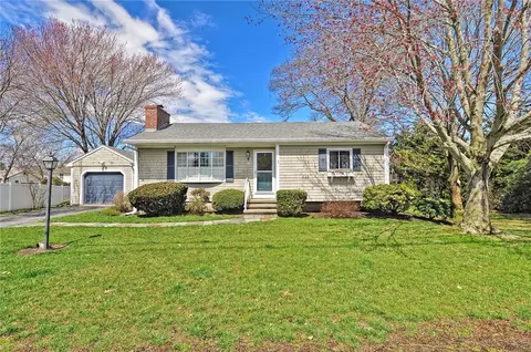 180 Fatima Dr, Warren, RI 02885 photo 4