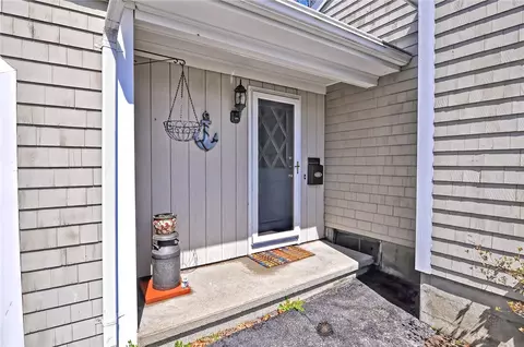 180 Fatima Dr, Warren, RI 02885 photo 6